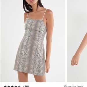 UO S N A K E S K I N dress🐍🐍